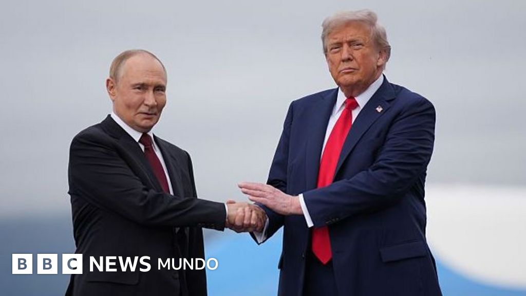 "Un salvavidas financiero para Rusia mientras mata civiles en Ucrania": las críticas contra Trump por su plan de importar diésel ruso