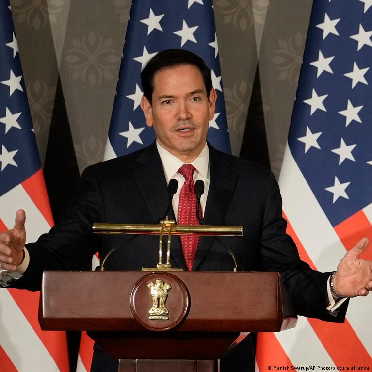 Estados Unidos retira visas a decenas de altos cargos de Colombia y Bolivia