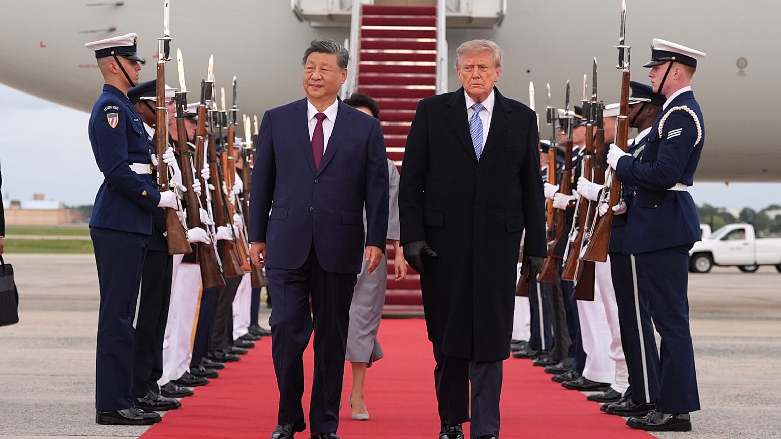 Trump despliega una gran ceremonia para recibir a Xi Jinping