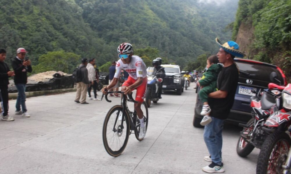 Colombia domina la Vuelta a Guatemala: Yesid Pira gana la octava etapa y Jhonatan Chaves es el nuevo líder