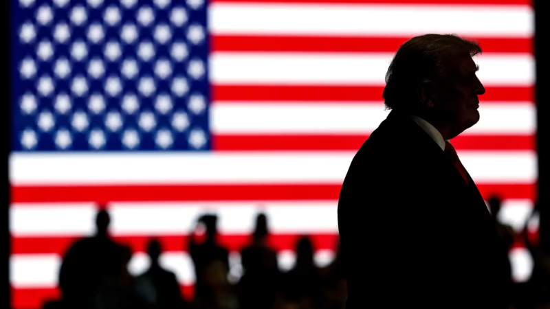 Trump anunció grandes proyectos económicos en dos estados clave para el Senado. Ambos se desmoronaron poco después