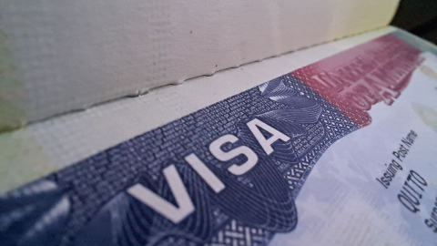 Estados Unidos cambia sus reglas de visas: trabajadores de medios, y de Canadá o México tendrán que abrir sus perfiles de redes